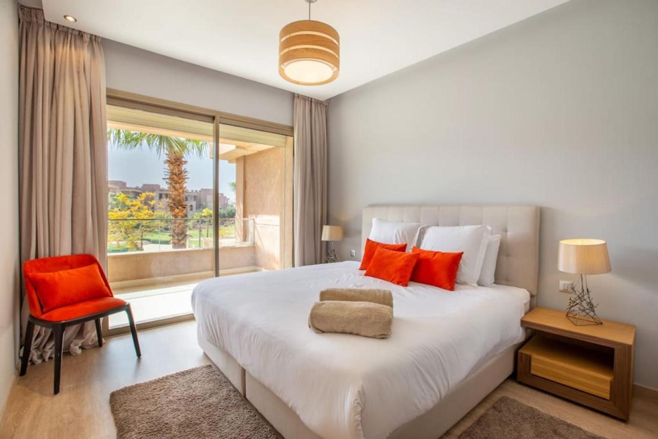 Heavenly Setting At Prestigia Pool Appartement